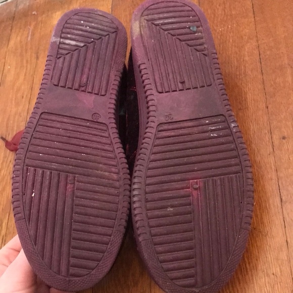 Ideal Shoes Velvet Platform Sneakers - Picture 3 of 4